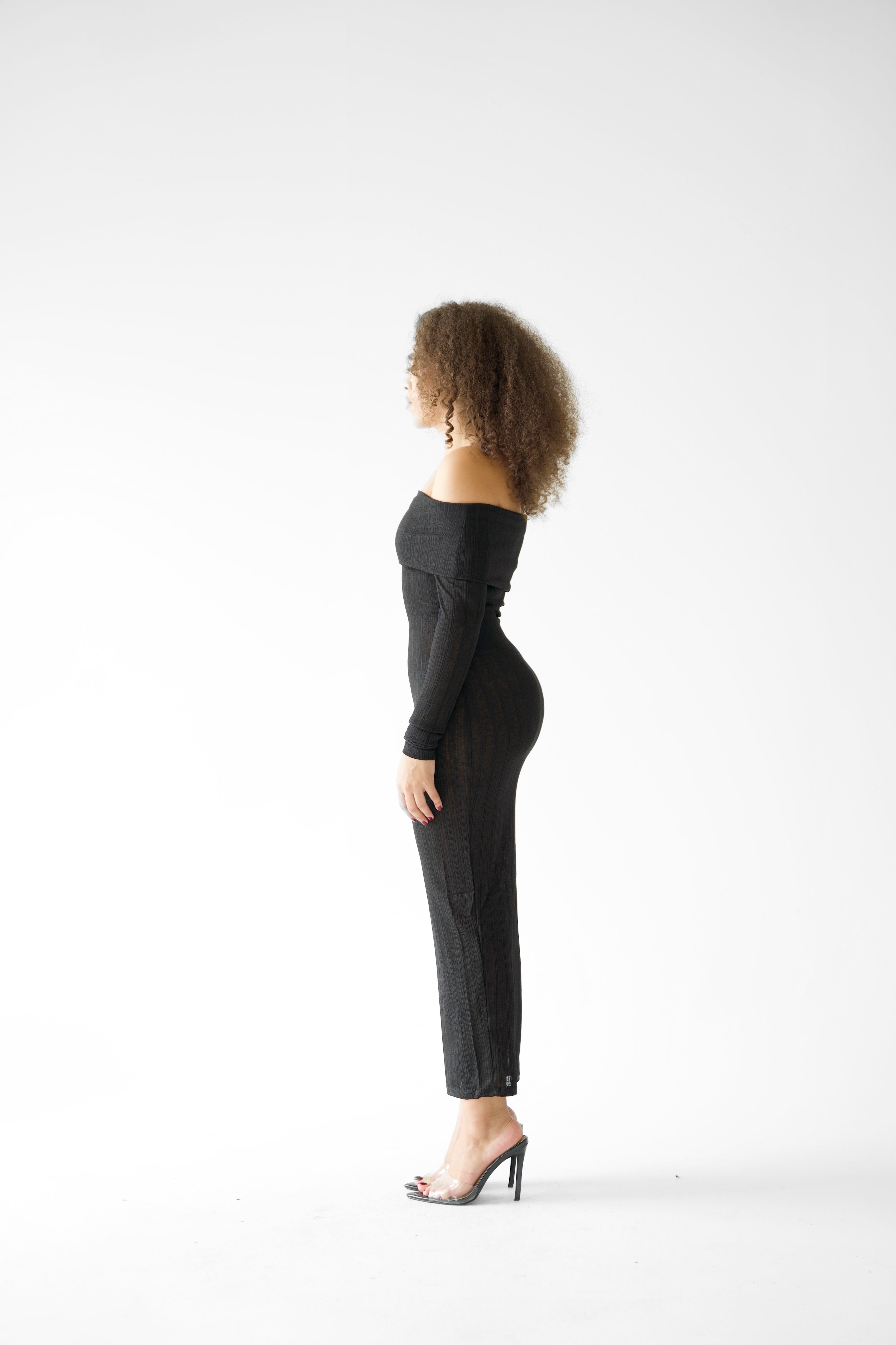 Sara (Black)